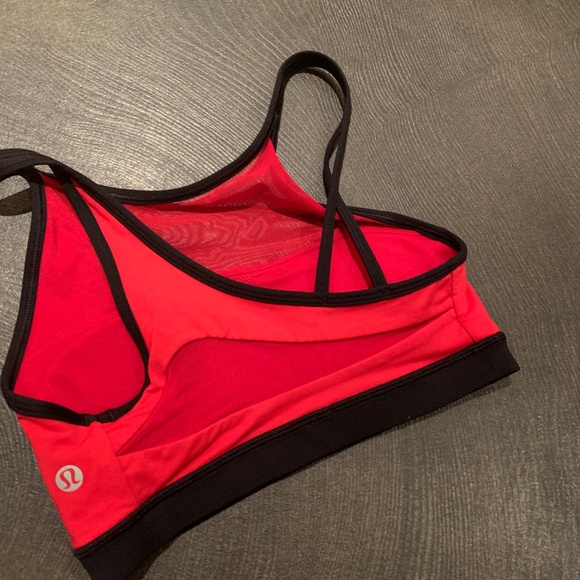 Bombshell Lululemon Sports Bra - Picture 2 of 2